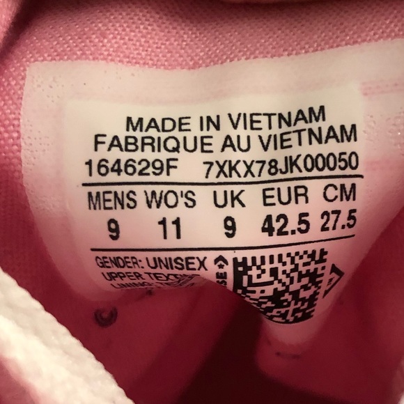 Size 9 Hello kitty converse limited edition vnds - Picture 3 of 5